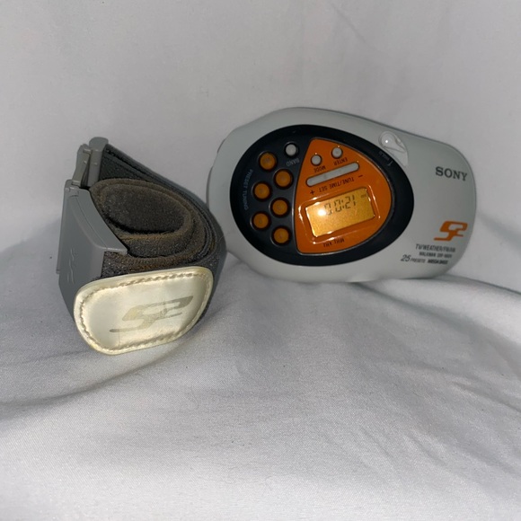 Sony S2 Walkman with Armband - Picture 2 of 4